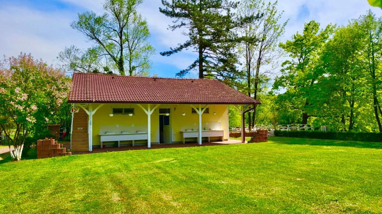 Отель Una Kamp Босанска-Крупа Экстерьер фото